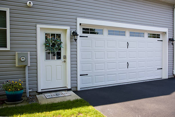 24/7 Emergency Garage Door Panel Replacement experts in Tilden, NE